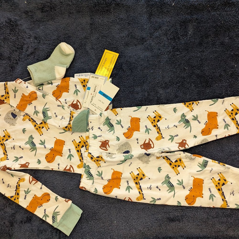 Max & Olivia Baby Boys 2 Piece Pajamas Set with Sox Size 24 M